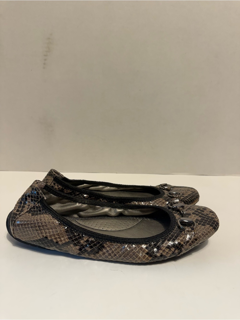 Me Too black beige snake print ballet flats bow comfort ladies 9 M
